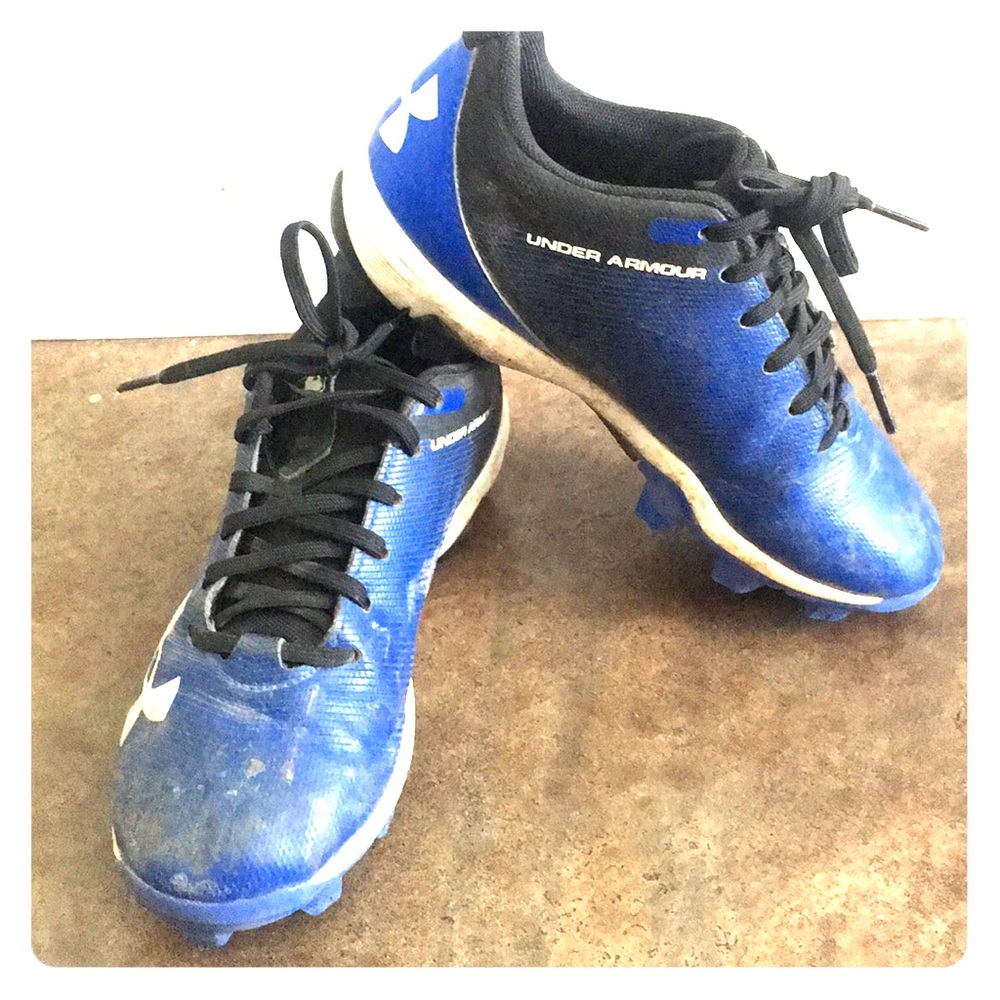 Baseball cleats under armour